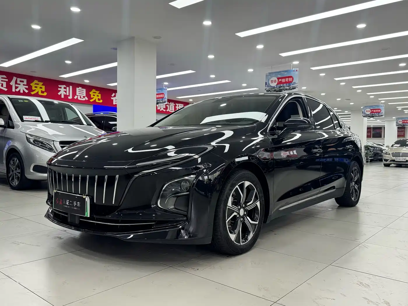 Hongqi E-QM5 2022 431km Charging Enjoyment Edition