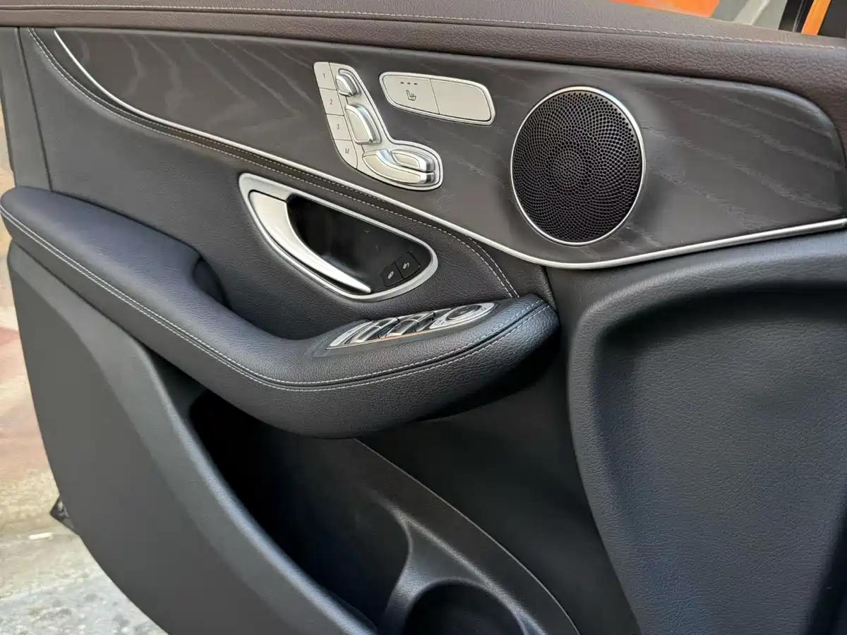 Mercedes-Benz GLC 2019 GLC 260 4MATIC Luxury фото 6