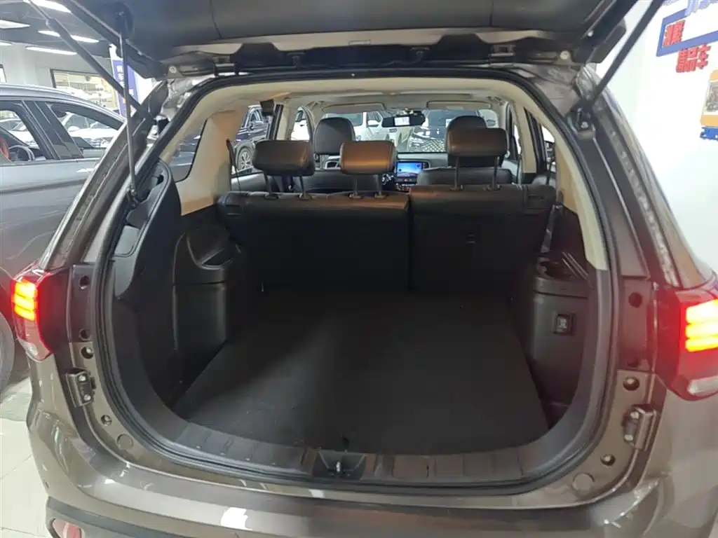 Mitsubishi Outlander 2019 2.4L 2WD Premium Edition 5-seater China V фото 19