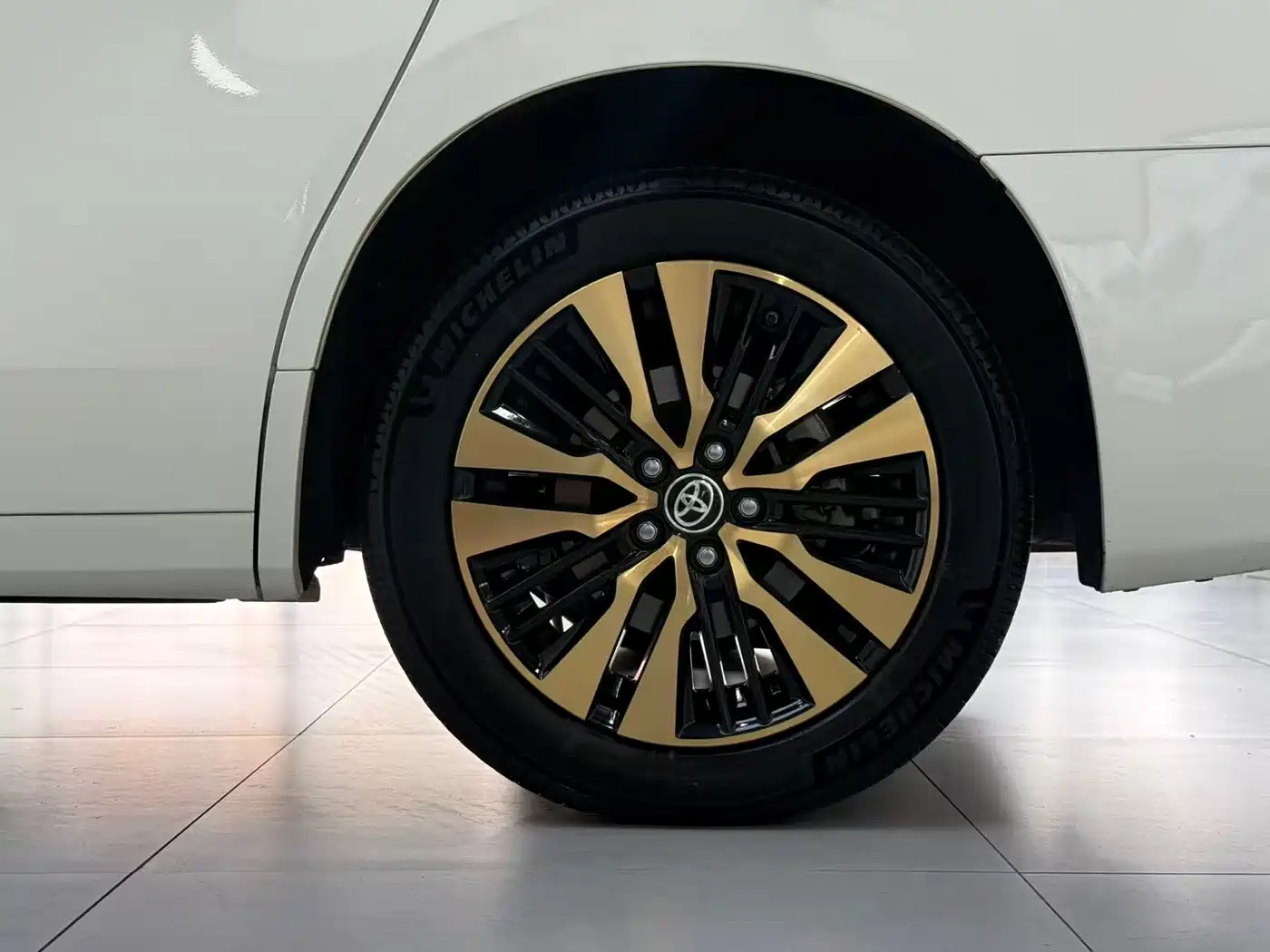 Toyota Alphard 2018 Facelift 3.5L Premium Edition фото 11