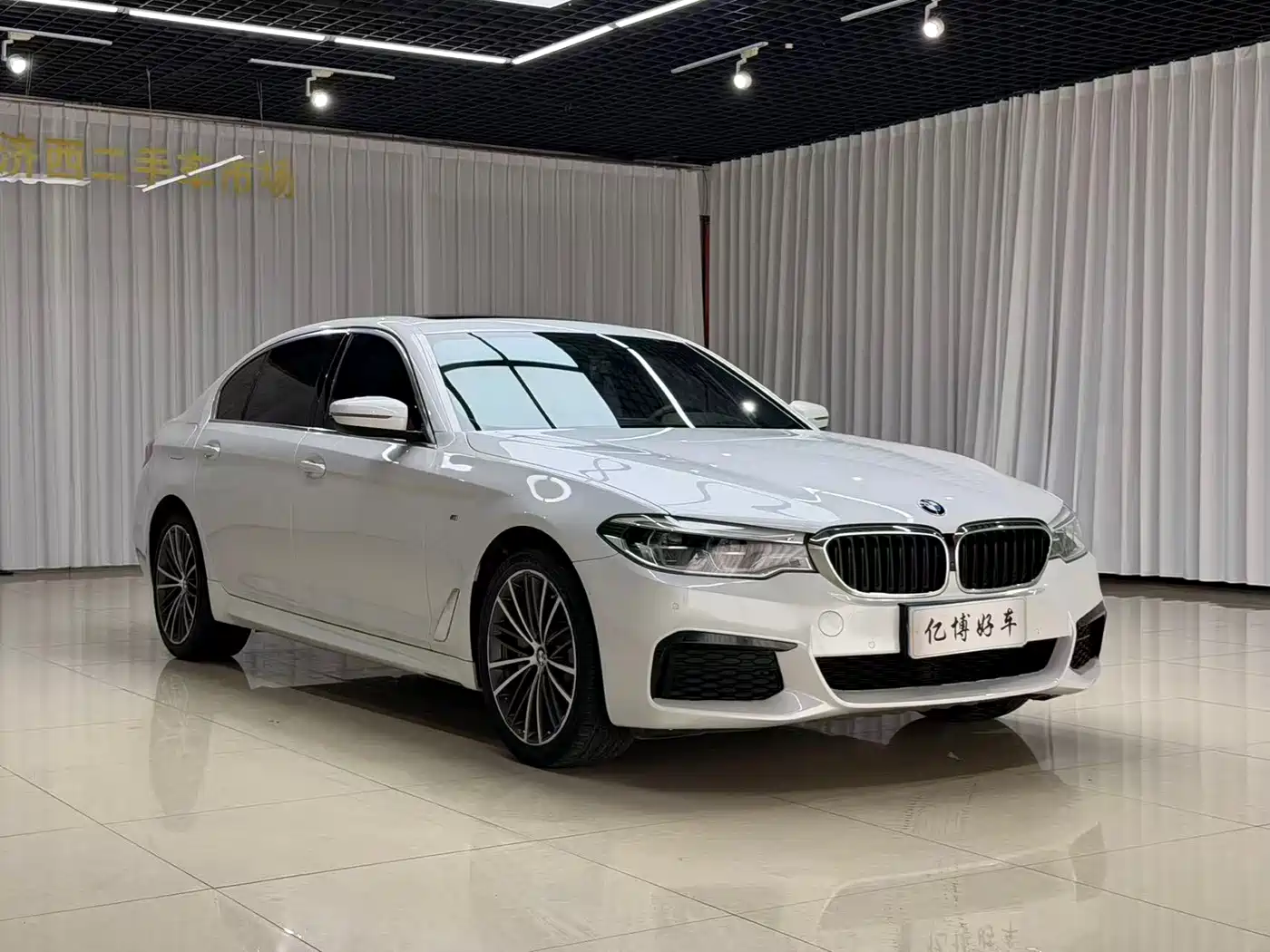 BMW 5 Series 2020 530Li Exclusive M Sport Package фото 3