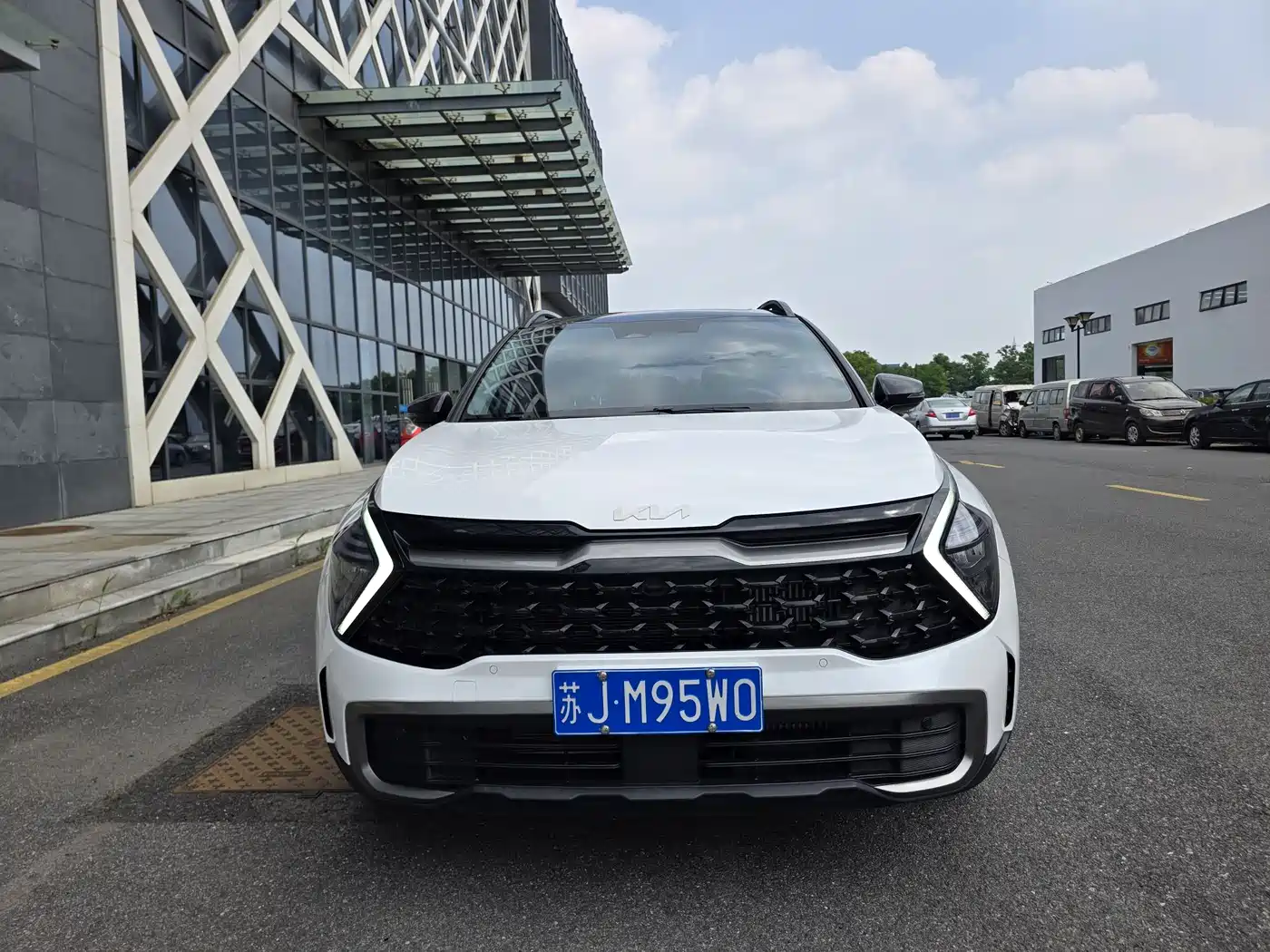 Kia Sportage 2023 1.5T 2WD Premium Edition фото 2