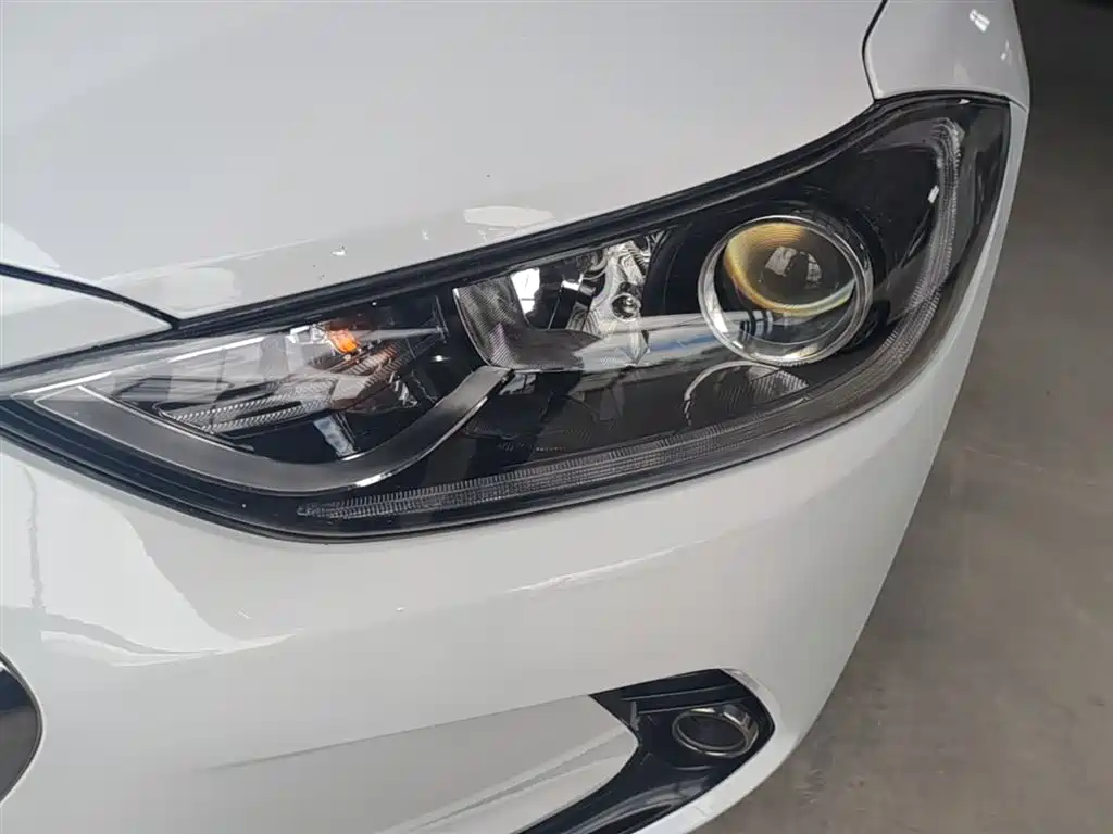 Hyundai Elantra 2016 Model 1.6L Automatic Smart Elite фото 24