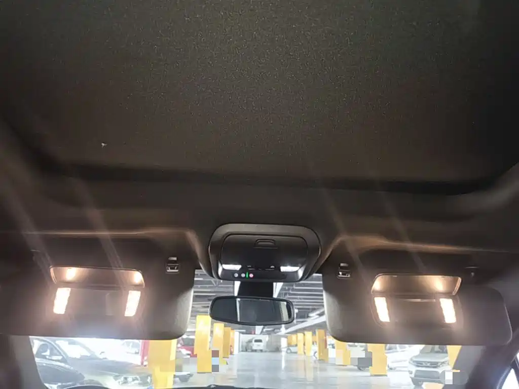 Cadillac XT6 2022 2.0T 7-Seater 2WD Luxury Edition фото 18