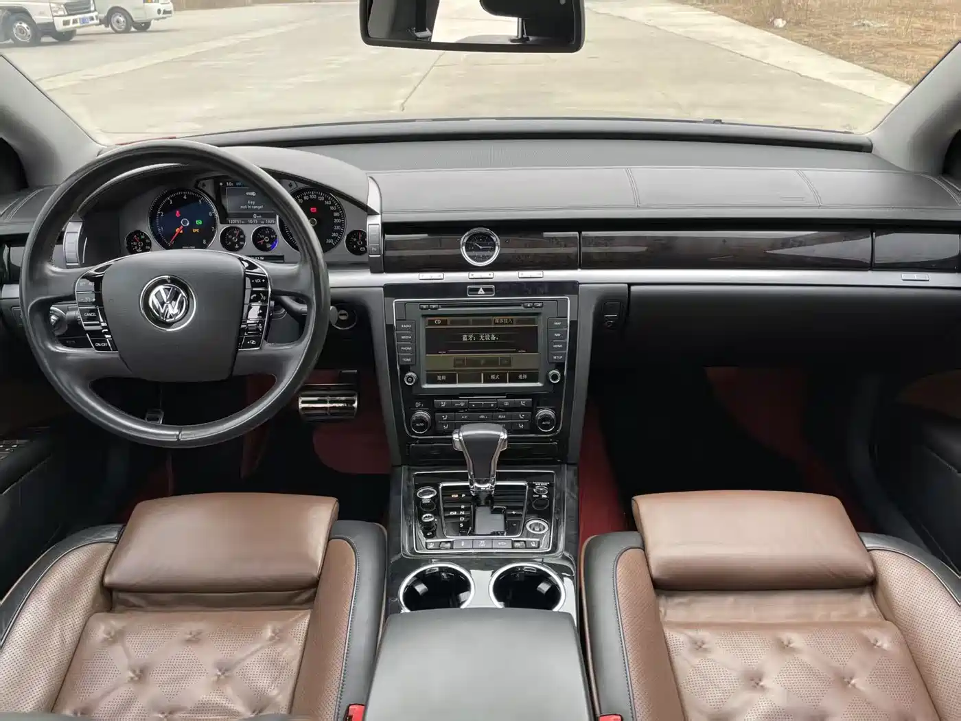 Volkswagen Phaeton 2015 Model 3.0L Exclusive Edition фото 7