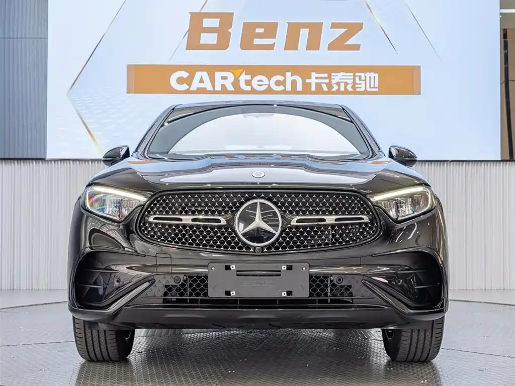 Mercedes-Benz GLC Coupe 2025 GLC 260 4MATIC Coupe SUV фото 2