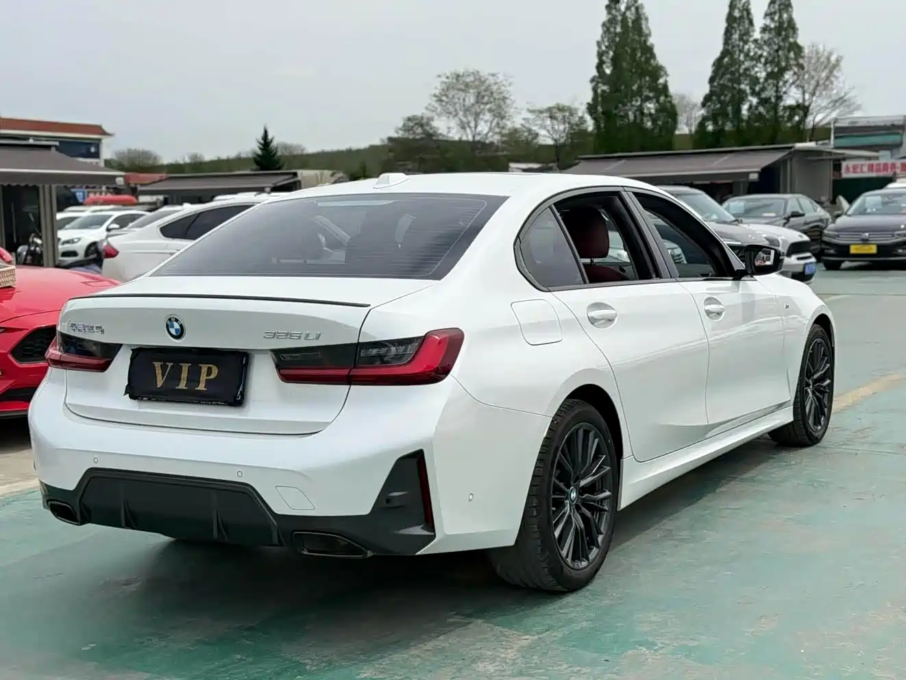 BMW 3 Series 2023 325Li M Sport Black Night Package фото 4