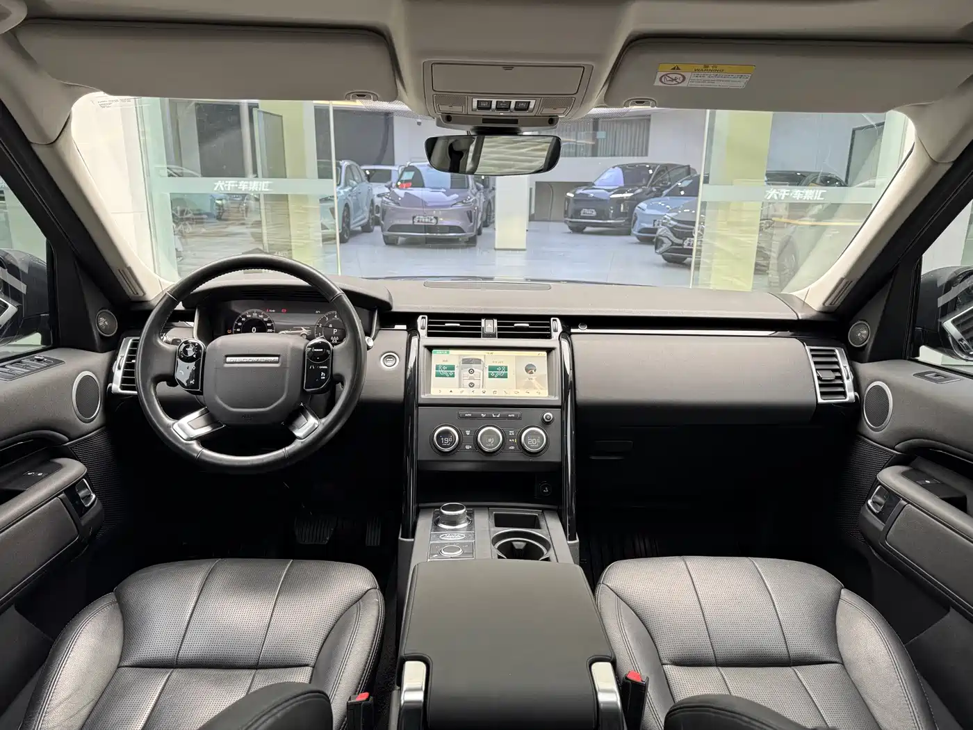 Фото 11 - Land Rover Discovery