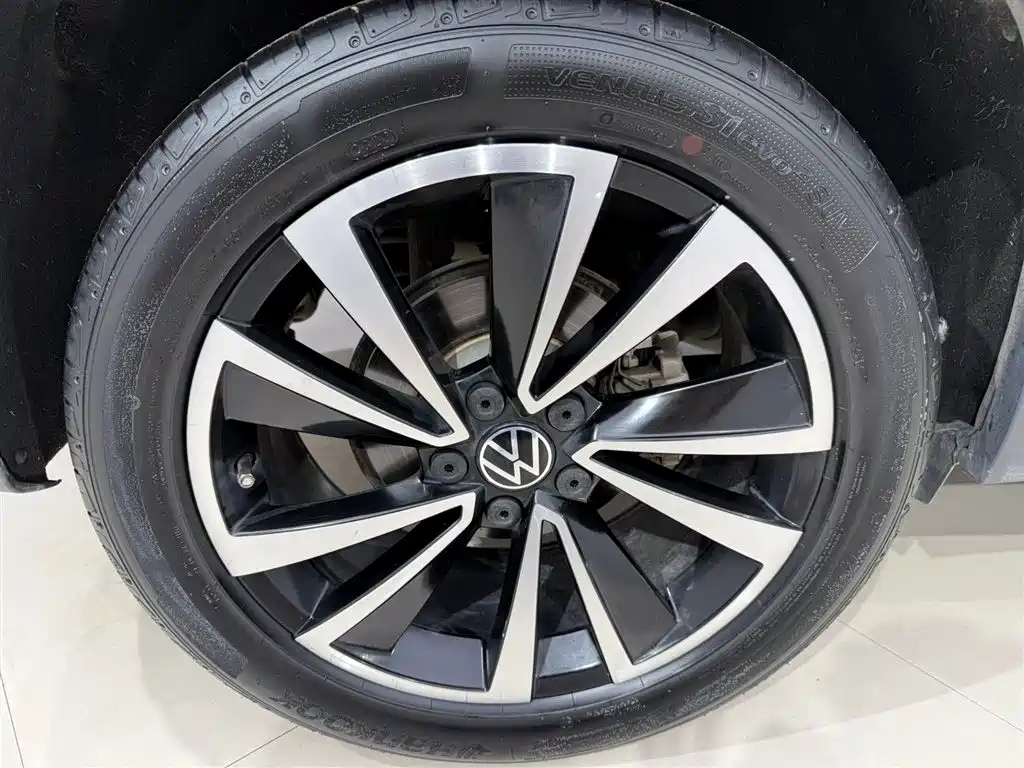Volkswagen Tharu 2022 280TSI FWD Luxury Edition фото 17