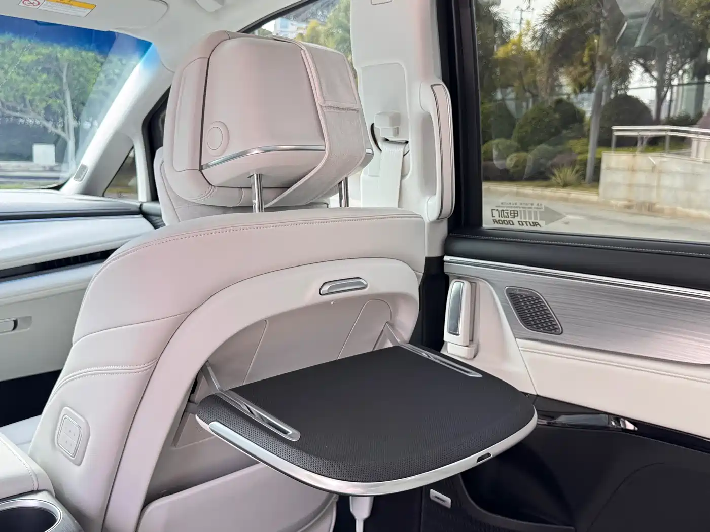 Buick GL8 New Energy 2024 Landglory Premium Edition 7-Seater фото 14