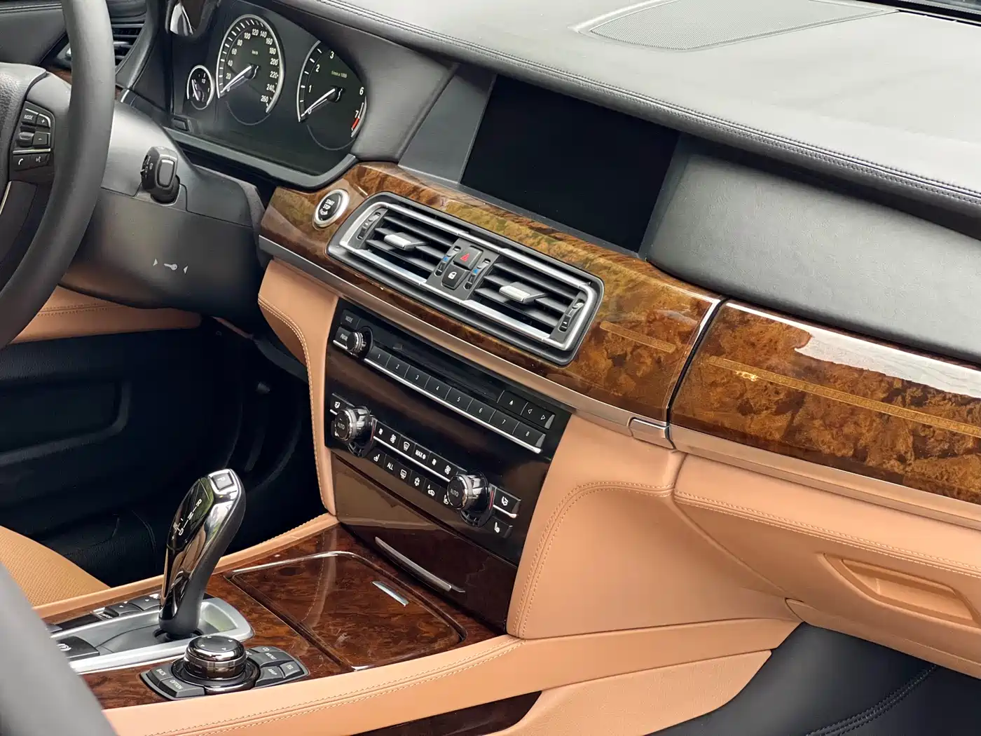 BMW 7 Series 2012 760Li 25th Anniversary Limited Edition фото 11