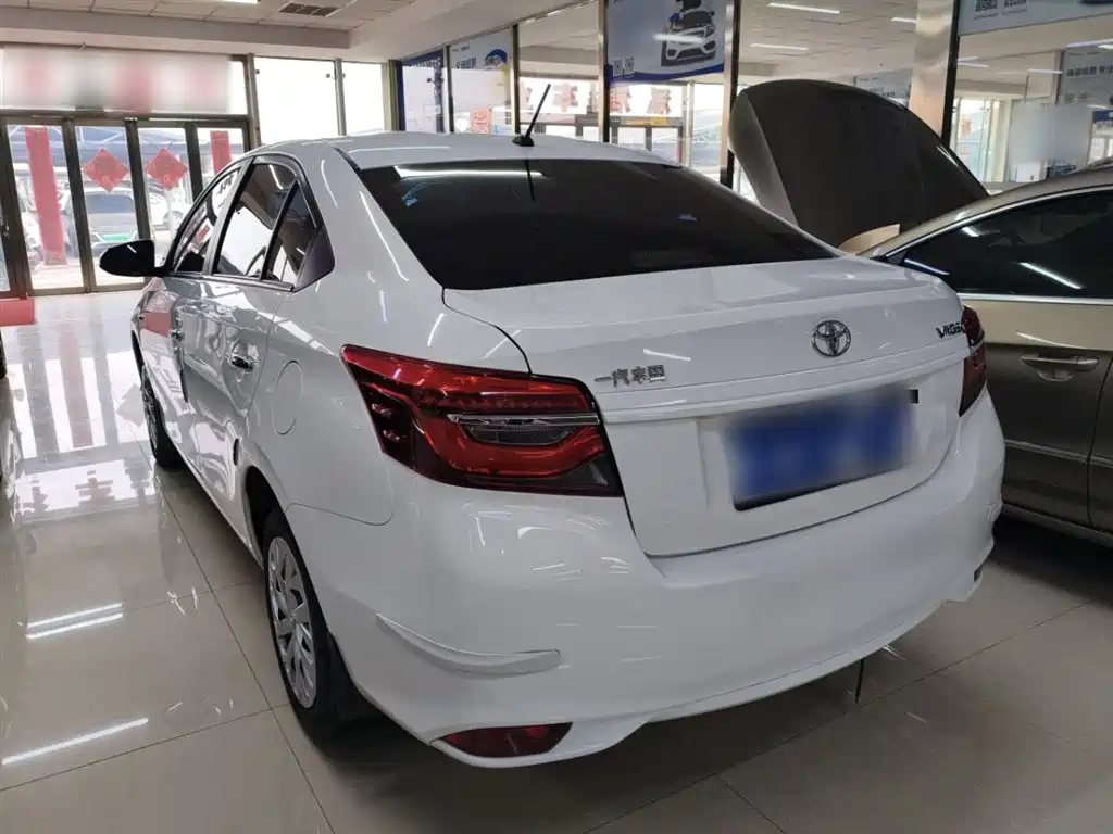 Toyota Vios 2022 1.5L 20th Anniversary Edition фото 5