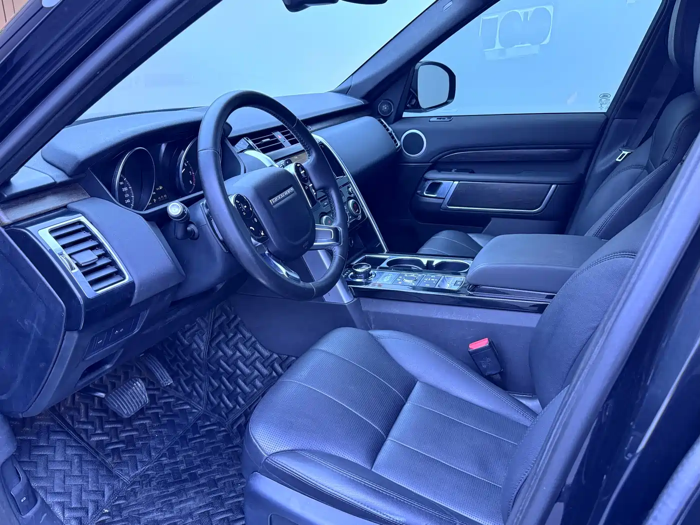 Land Rover Discovery 2019 3.0 SC V6 SE фото 6