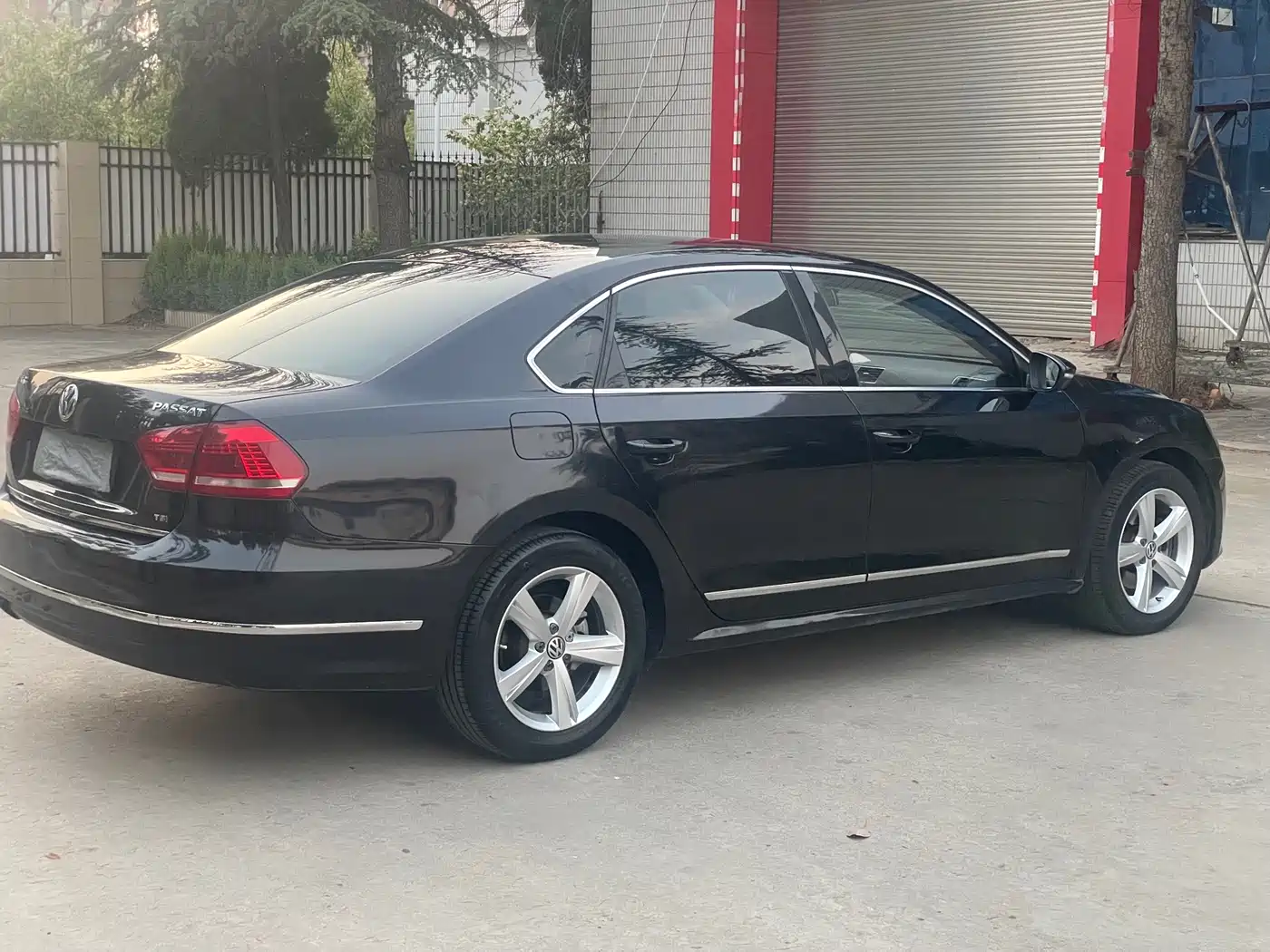 Volkswagen Passat 2014 1.8TSI DSG Executive Edition фото 9
