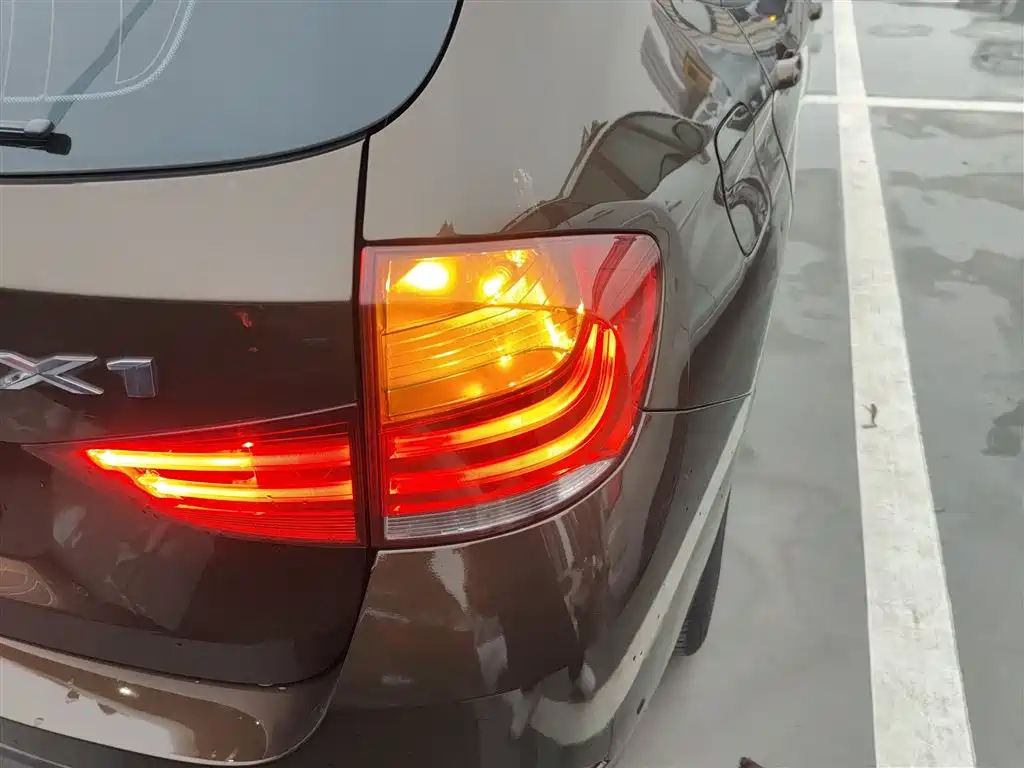 BMW X1 2014 sDrive18i Fashion Edition фото 24