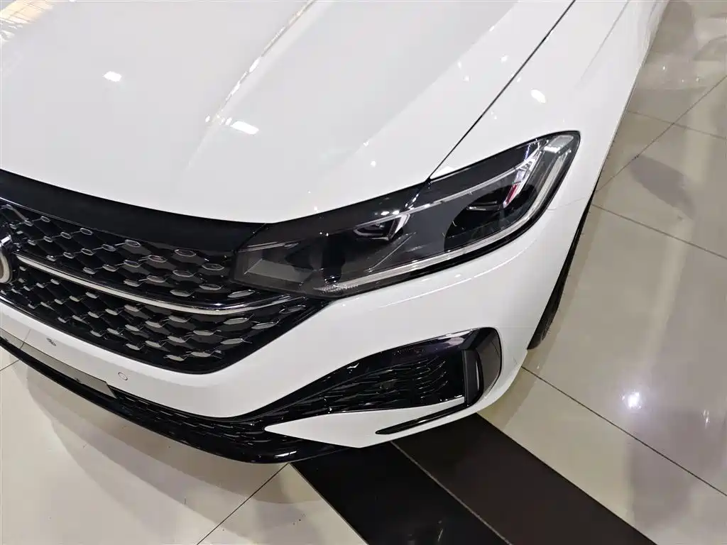Volkswagen Lavida 2024 Model 300TSI DSG Starlight Leading Edition фото 23