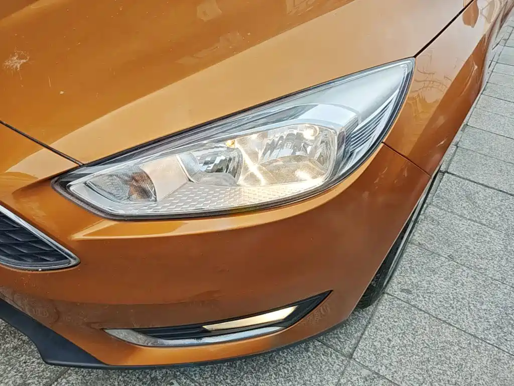 Фото 24 - Ford Focus