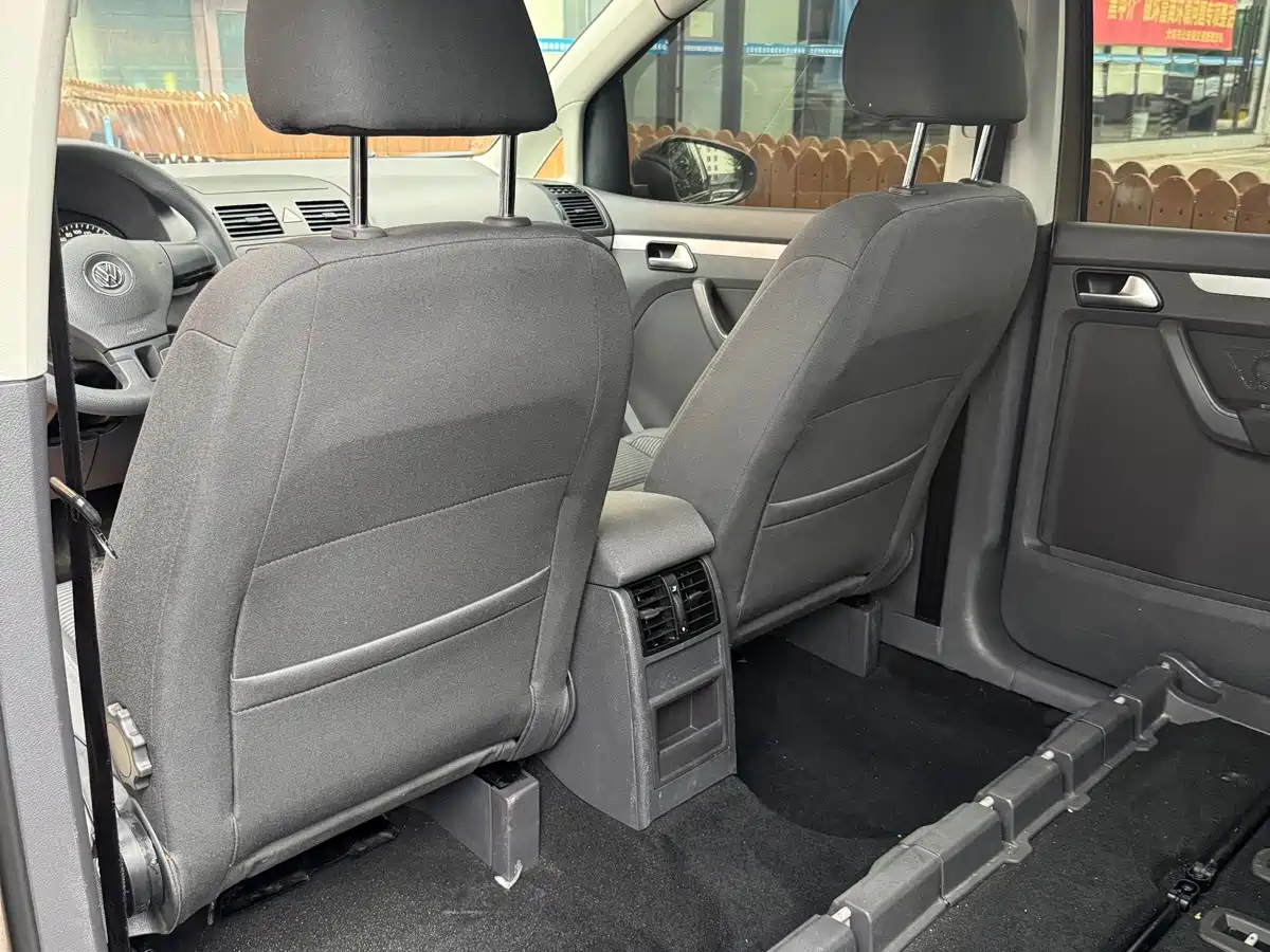 صورة 5 - Volkswagen Touran
