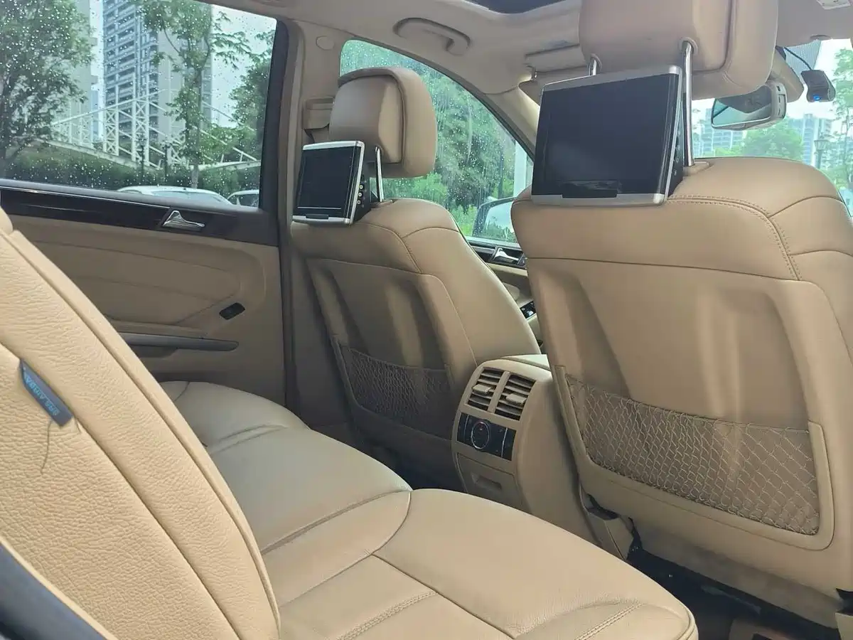 Mercedes-Benz GL-Class 2011 GL 450 Prestige Grand Edition фото 10