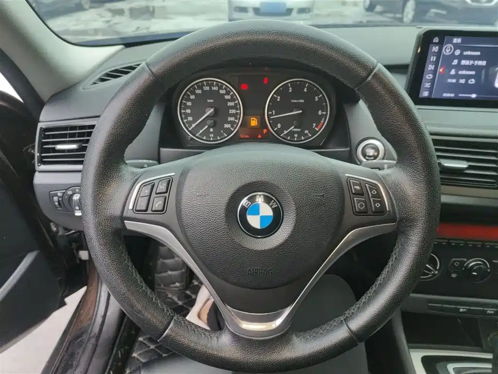 BMW X1 2014 sDrive18i Fashion Edition фото 7