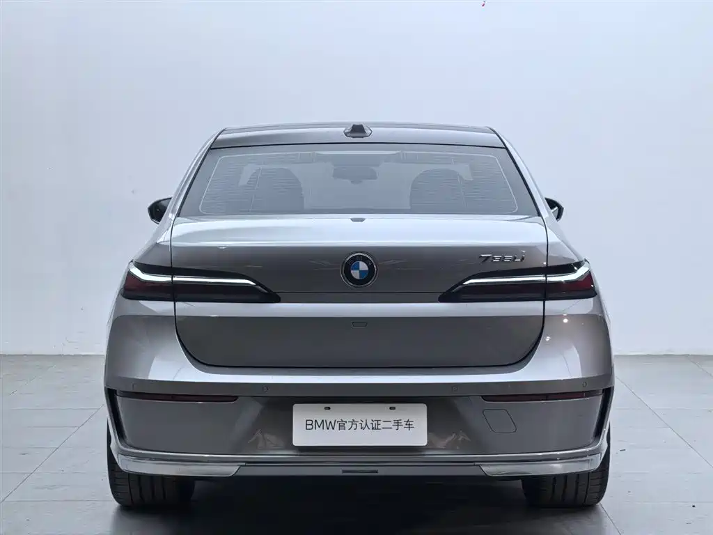 BMW 7 Series 2023 Model 735Li Luxury Package фото 5