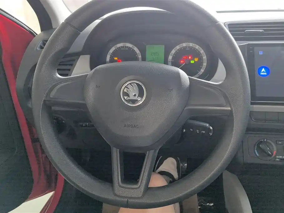 Škoda Fabia 2017 1.4L Auto Forward Edition фото 15