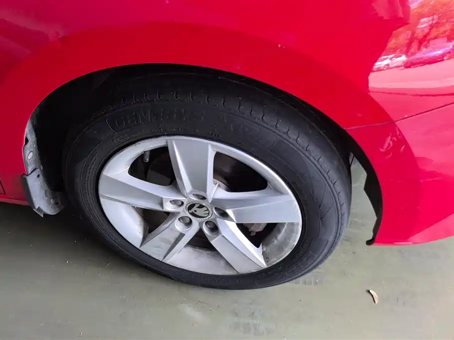 Škoda Fabia 2017 1.4L Auto Forward Edition фото 6