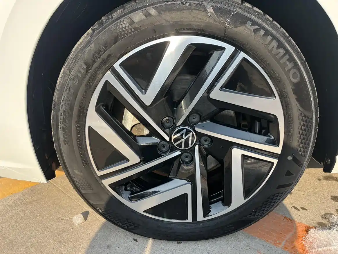 Volkswagen Sagitar 2024 300TSI DSG Surpass Edition фото 12