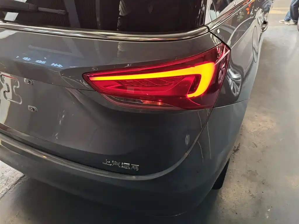 Buick GL6 2018 18T 6-Seater Luxury фото 8
