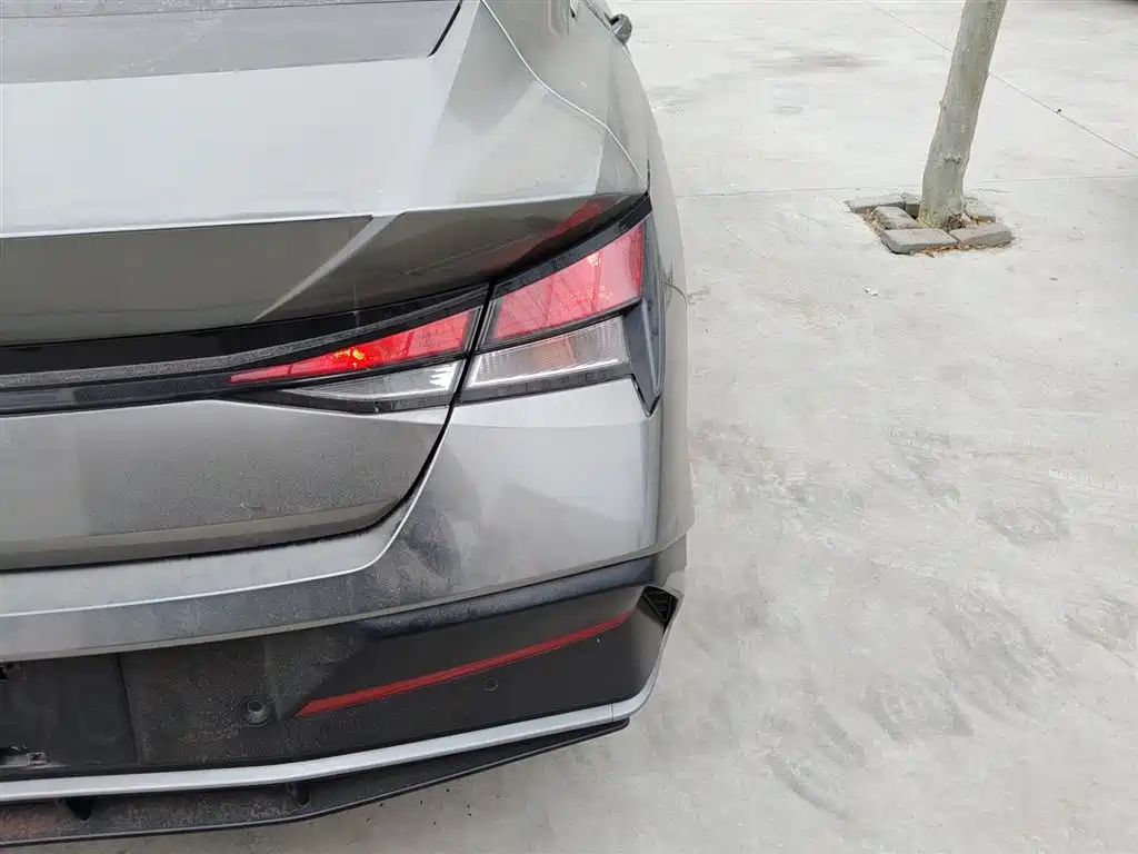 Hyundai Elantra 2023 1.5L CVT GLX Elite Edition фото 8