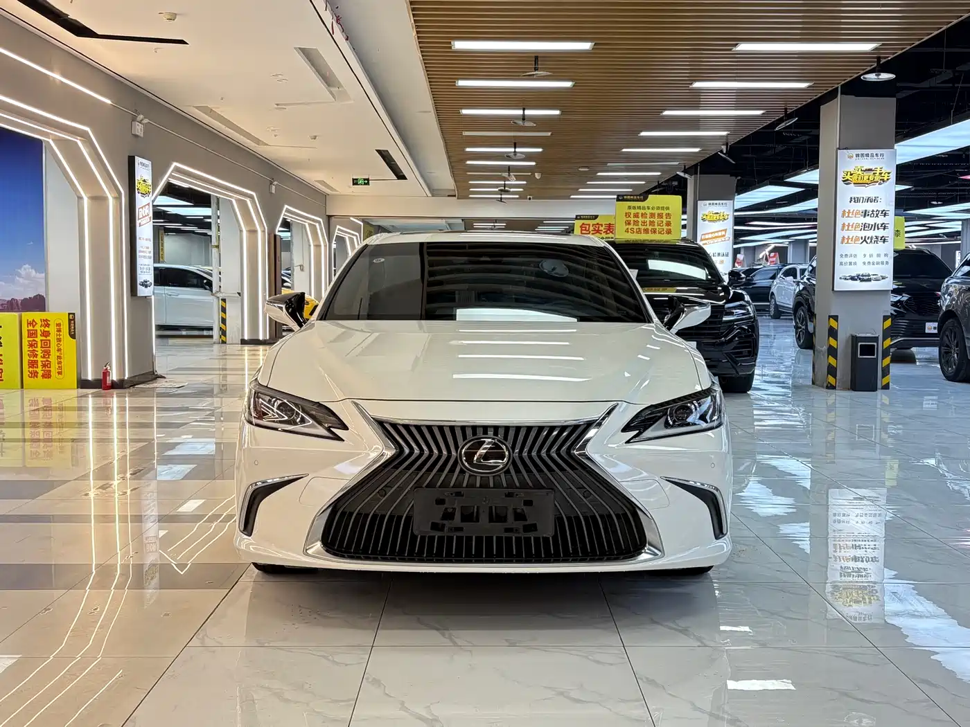 Lexus ES 2020 200 Excellence фото 8