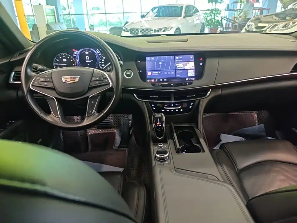 Фото 10 - Cadillac CT6