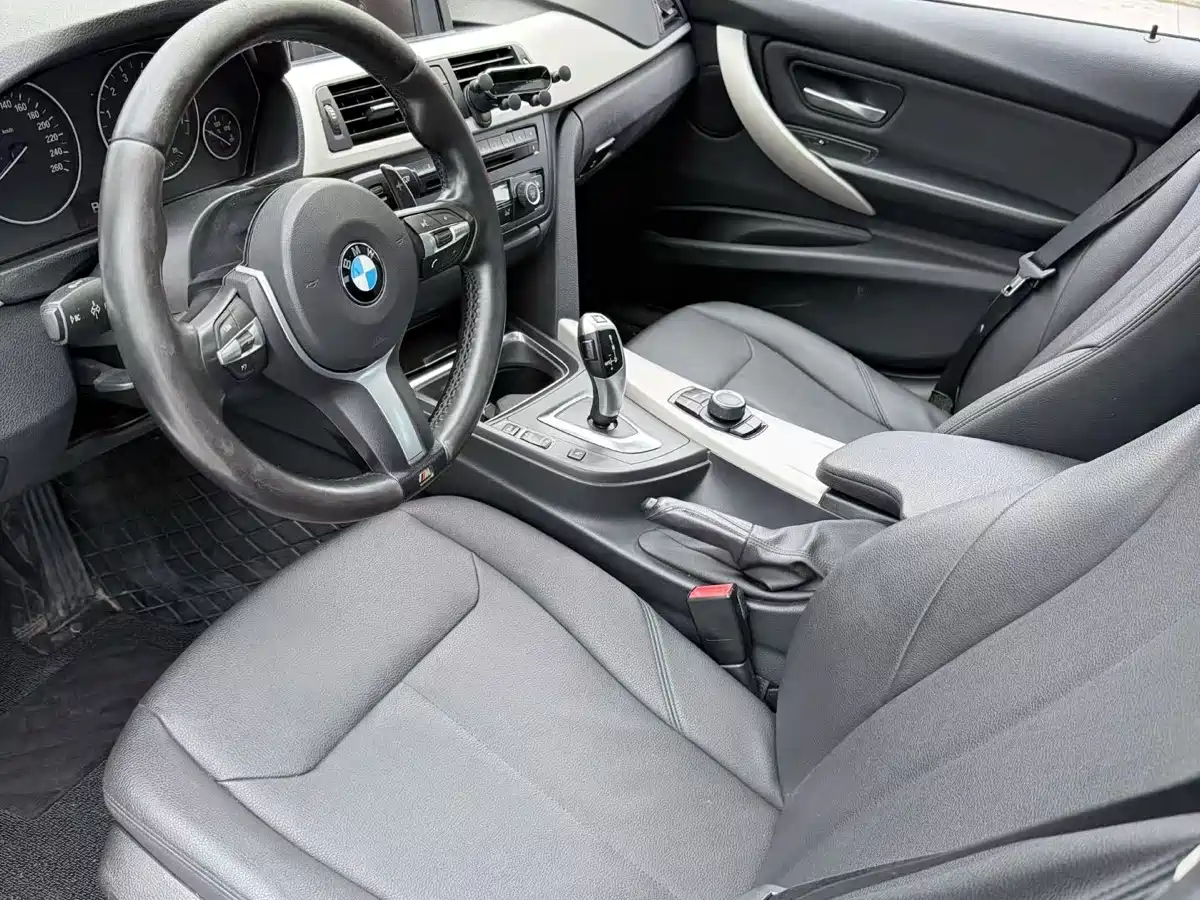 BMW 3 Series 2015 320i Super Joy Fashion фото 4