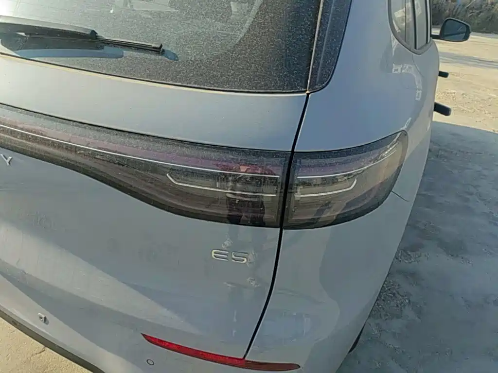 Фото 8 - Geely Galaxy Galaxy E5