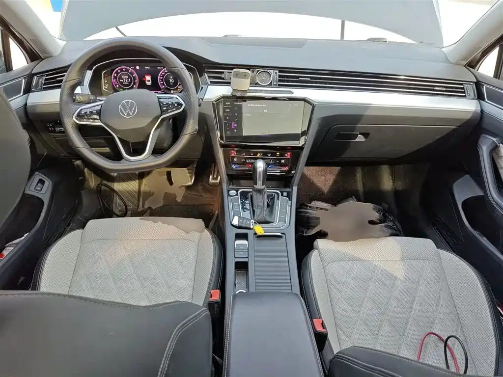 Volkswagen Magotan 2023 Model 2 Million Commemorative Edition 330TSI DSG Luxury фото 10