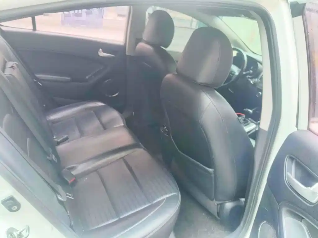 Photo 11 - Kia K3