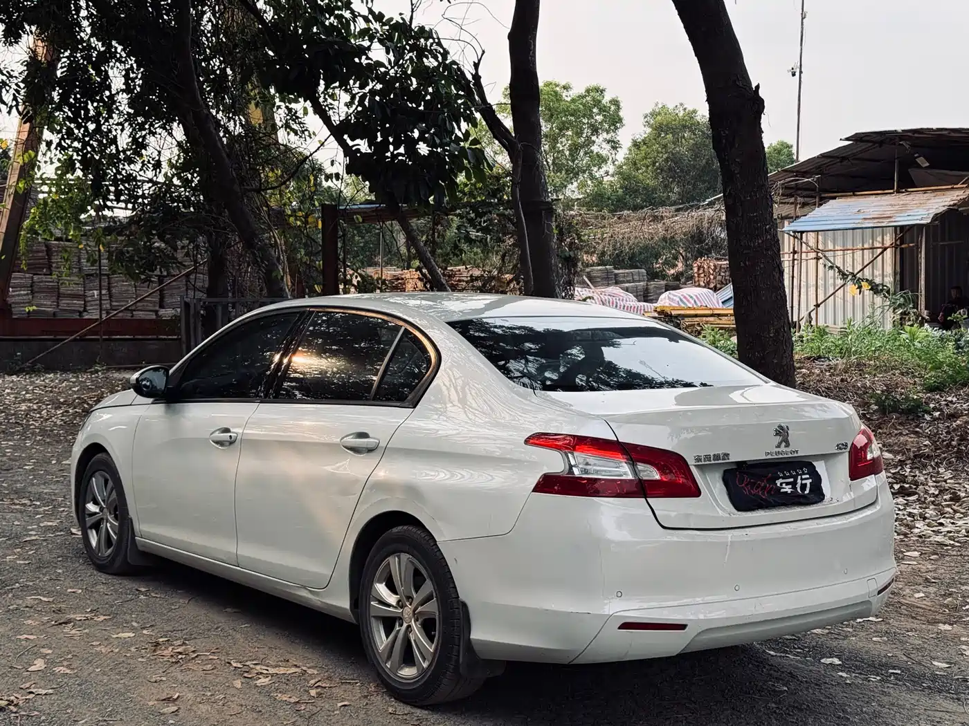Peugeot 408 2014 1.8L Automatic Leading Edition фото 4