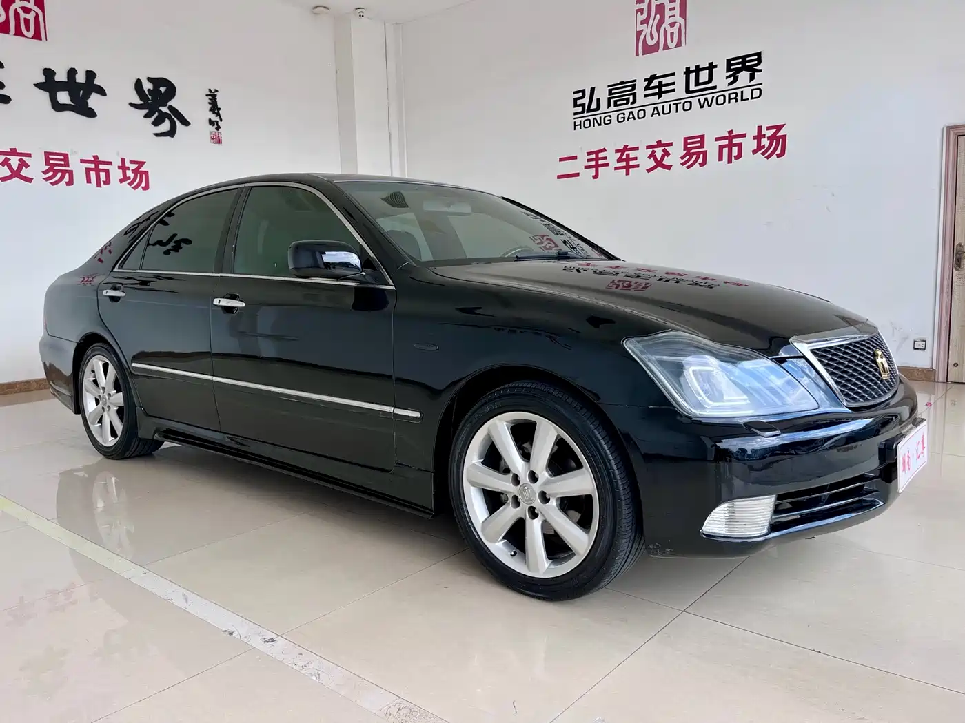 Toyota Crown 2005 Model 3.0L Royal Saloon фото 3