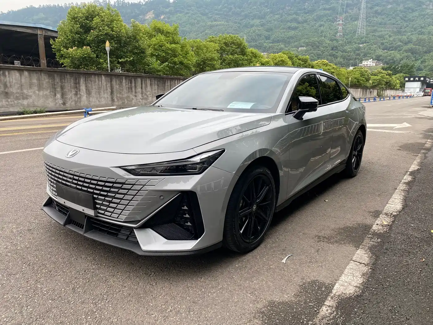CHANGAN UNI-V