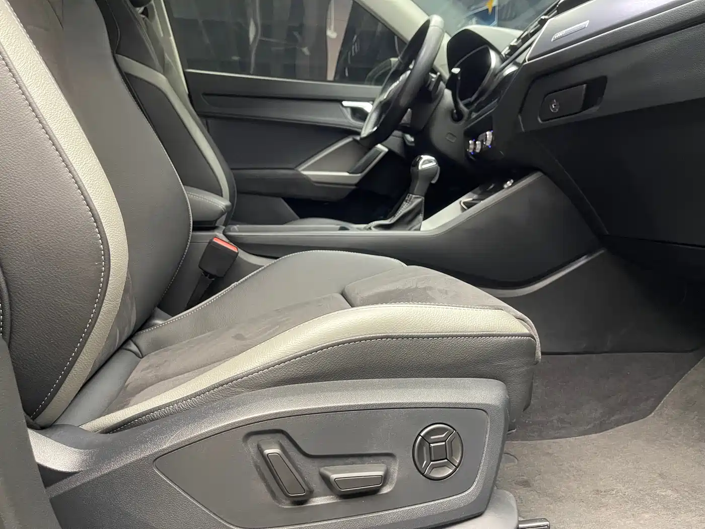 Audi Q3 2023 35 TFSI Fashion Dynamic Model (1.5T) фото 21