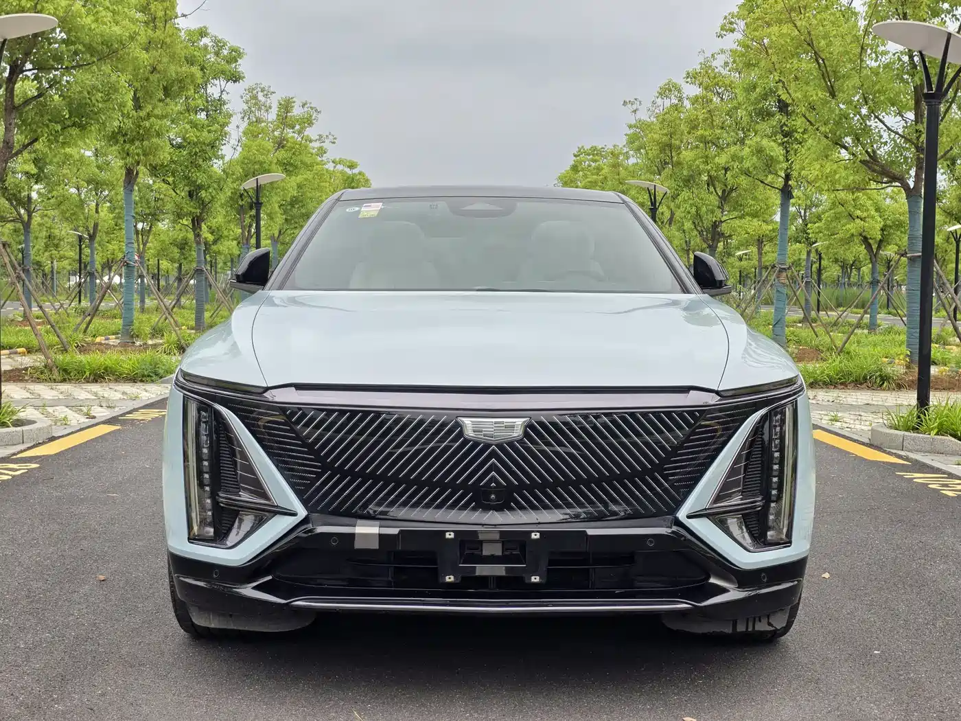Cadillac IQ Rui Ge 2022 RWD Long Range Luxury Edition фото 2