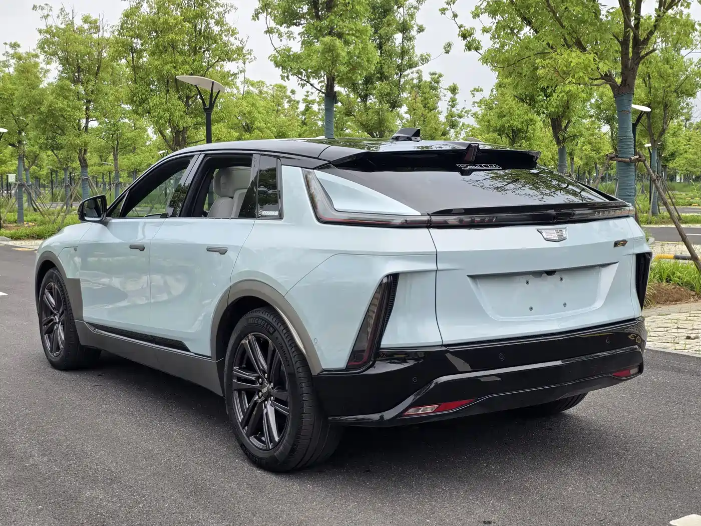 Cadillac IQ Rui Ge 2022 RWD Long Range Luxury Edition фото 6