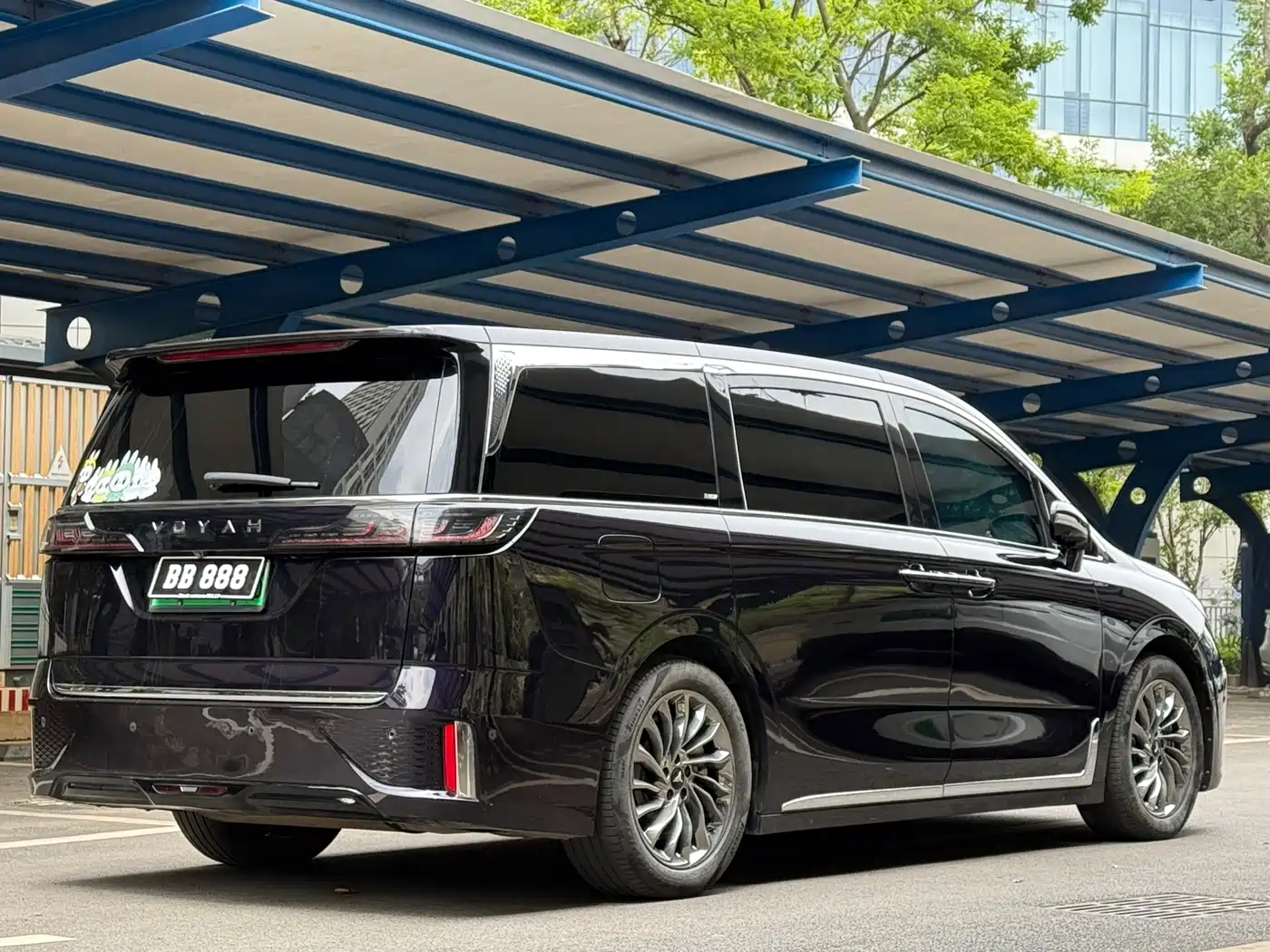 Voyah Auto Voyah Dreamer 2022 Low-carbon Dream+Smart Package фото 9
