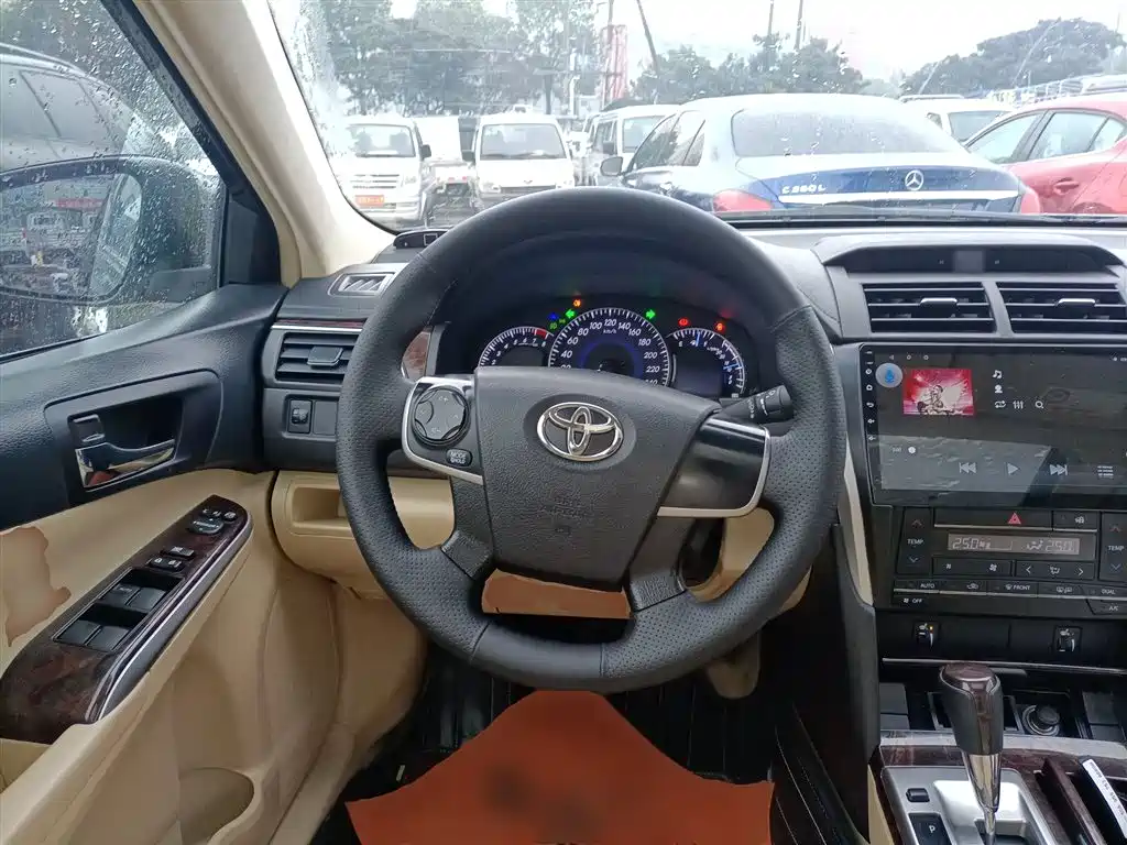 Toyota Camry 2015 2.0G Leading Edition фото 7
