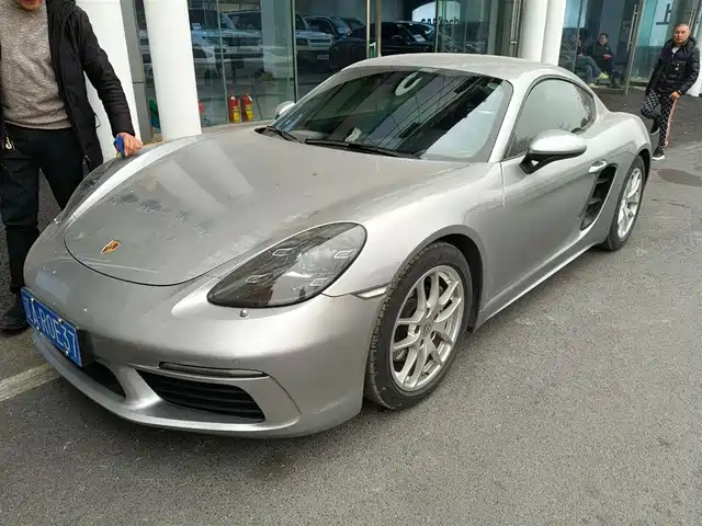 PORSCHE 718