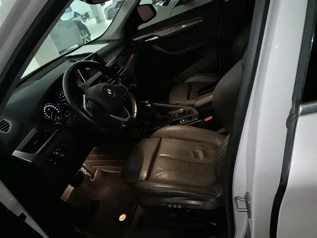 BMW X1 2019 sDrive18Li Premium Model фото 11
