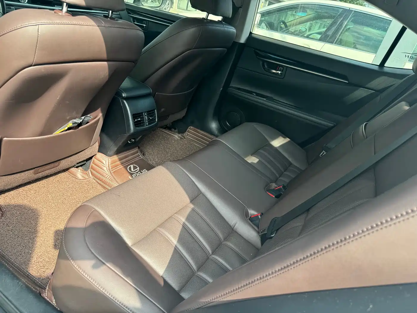 Lexus ES 2017 200 30th Anniversary Edition фото 7