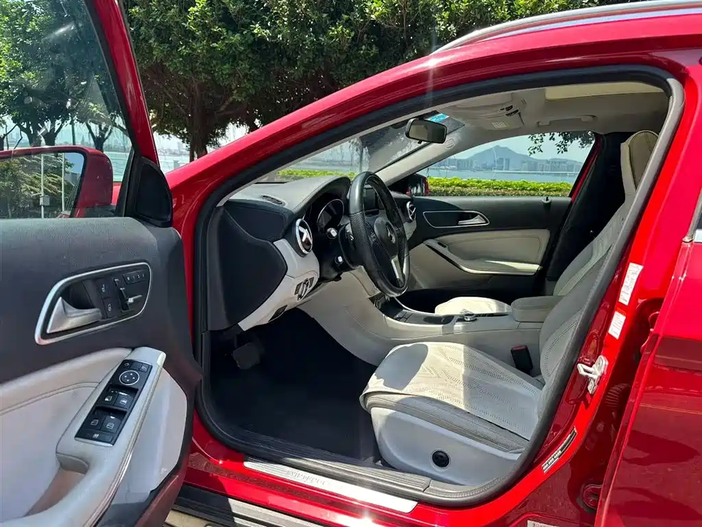 Mercedes-Benz GLA 2015 GLA 200 Fashion фото 4