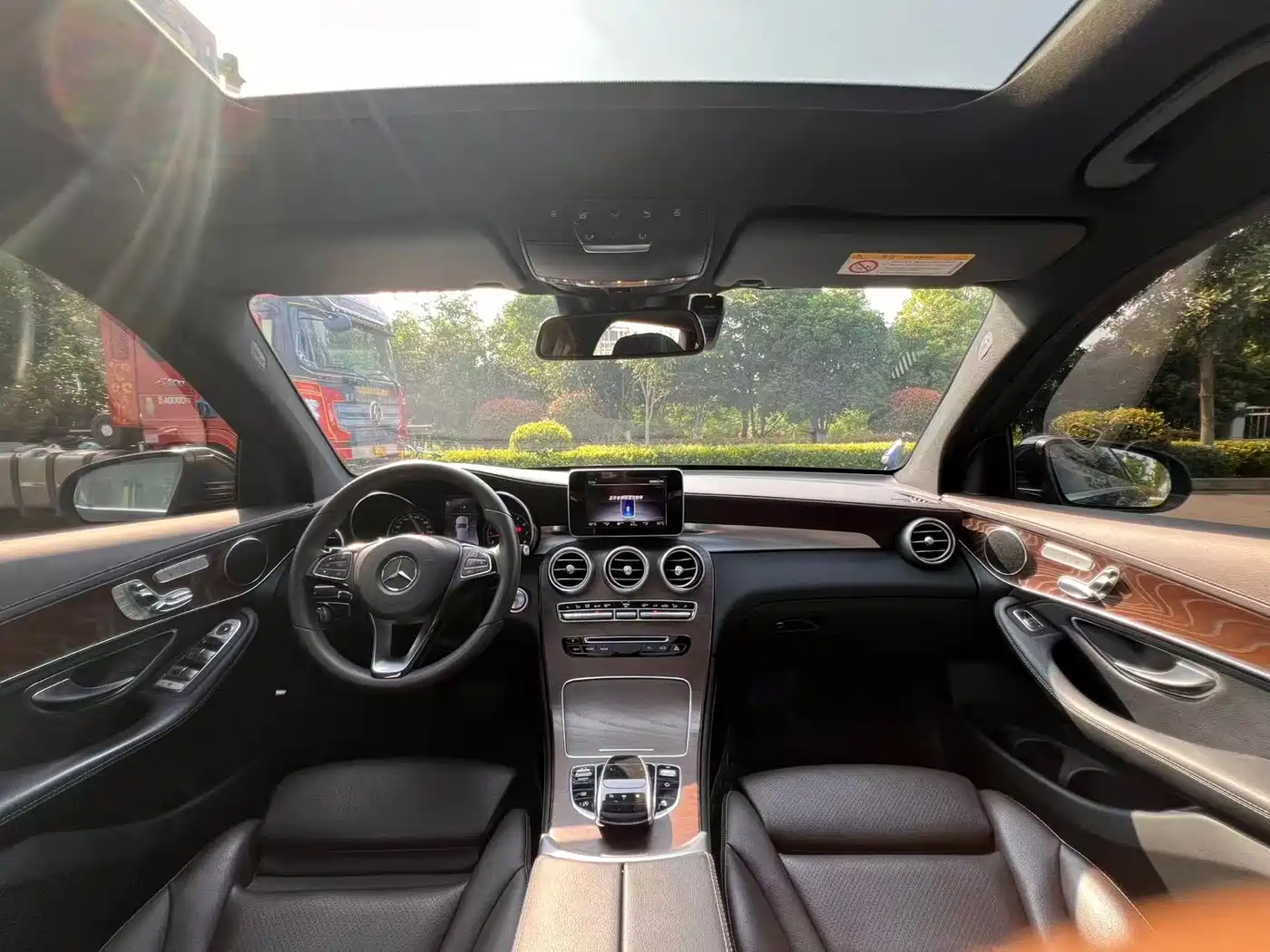 Mercedes-Benz GLC 2018 GLC 300 4MATIC Dynamic фото 13