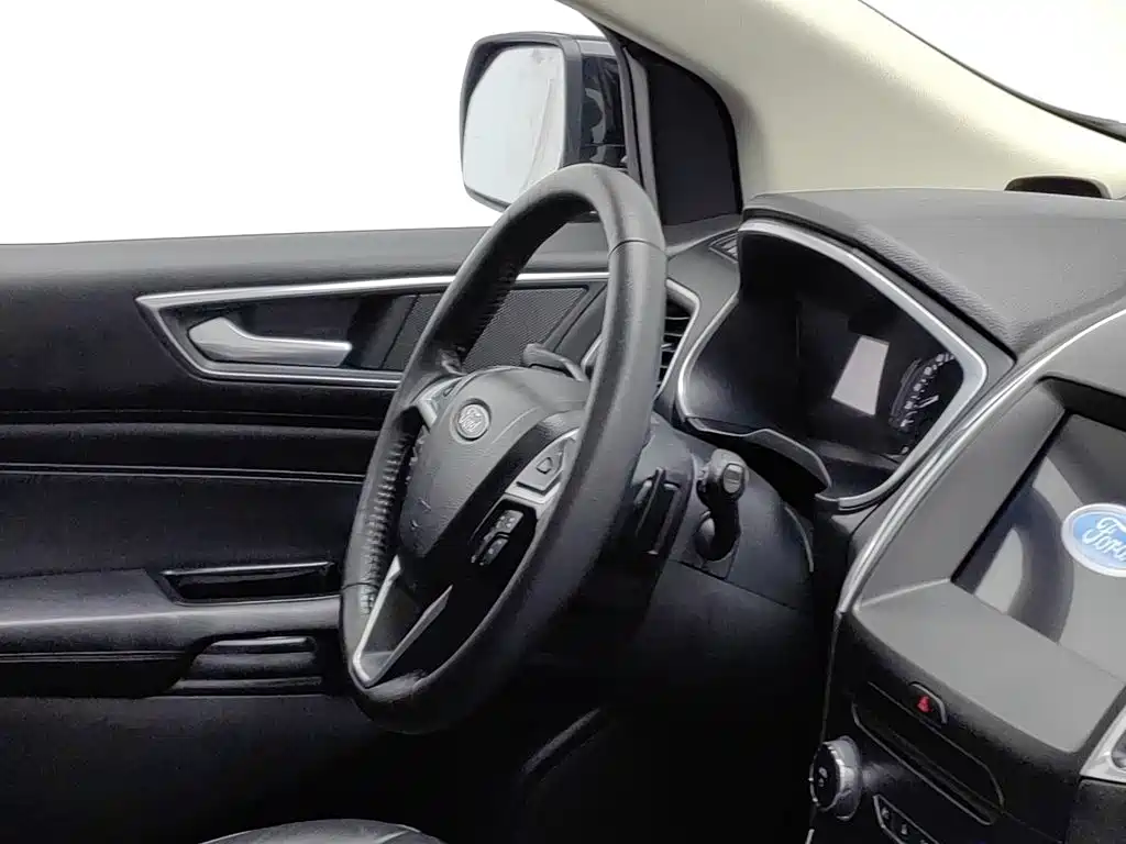 Фото 22 - Ford Edge